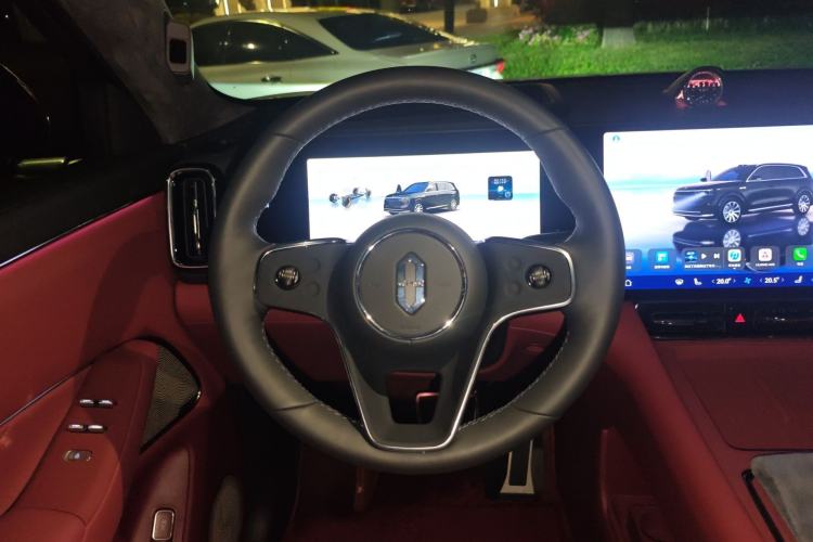 Used Hima AITO M8 2025 Extended-Range Max+ Version 53.4 kWh 5-Seater Edition Steering Wheel