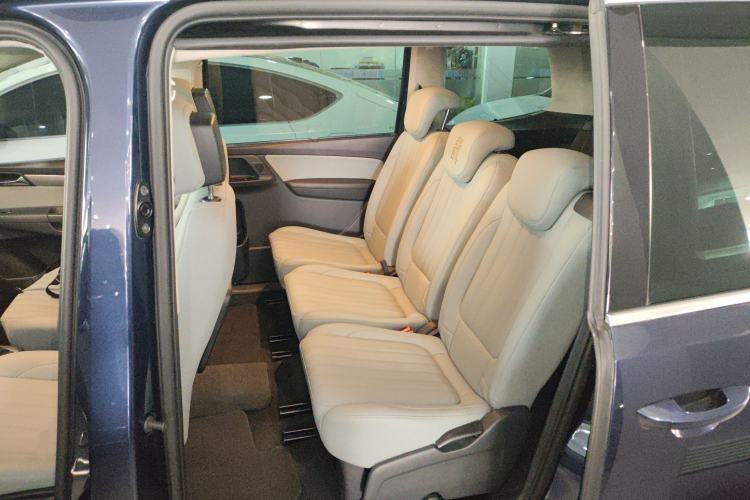 Used Volkswagen Sharan 2013 2.0 TSI Comfort Model