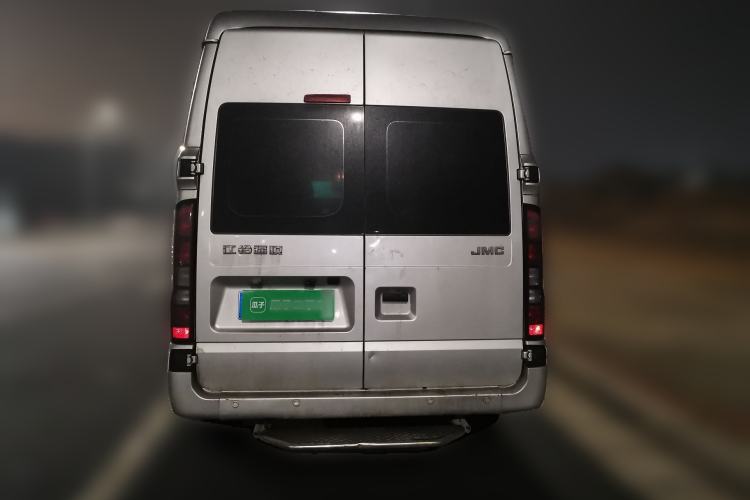 Used JMC Fushun 2022 2.0T Manual Multi-Function Passenger Vehicle Mid-Range High Roof 6-7 Seats
