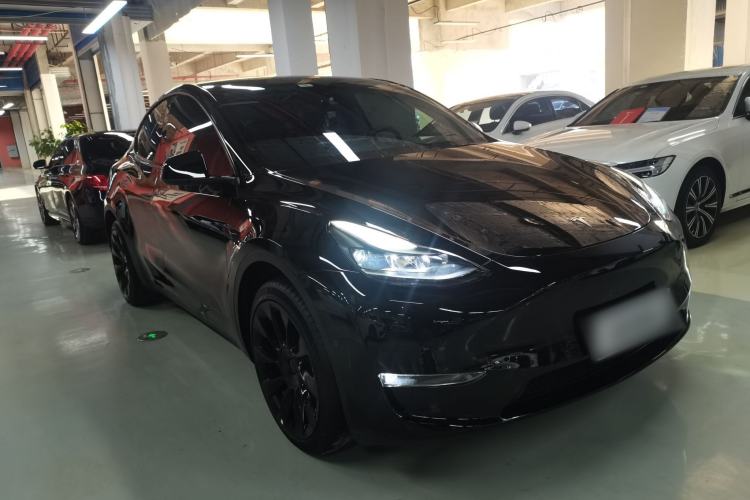 Used Tesla Model Y 2023 Long-Range All-Wheel-Drive Version