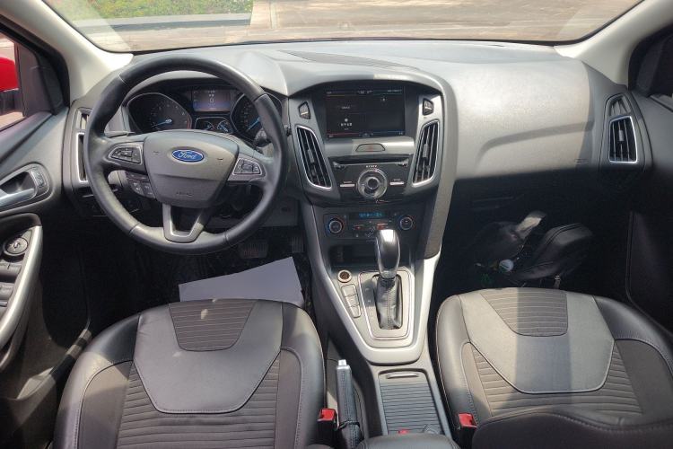 Used Ford Focus 2015 Hatchback EcoBoost 180 Automatic Sport Model Center Console