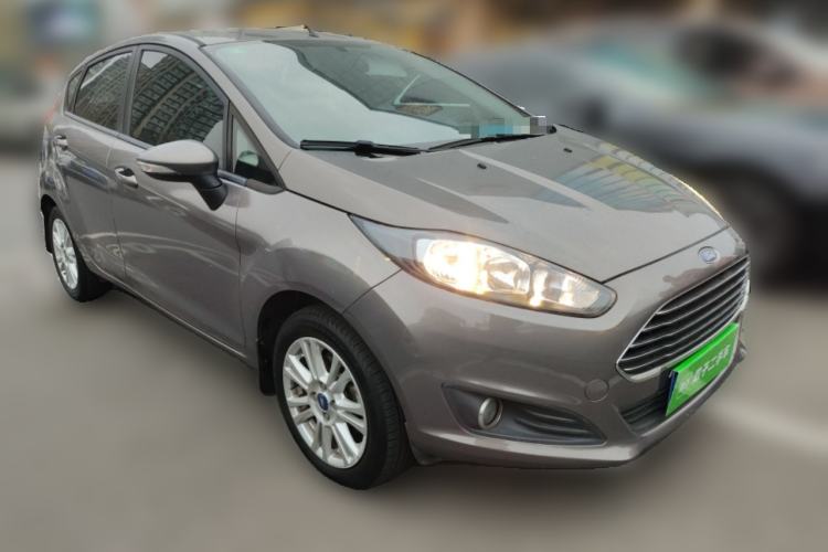 Used Ford Fiesta 2013 Hatchback 1.5L Automatic Fashion Edition Front Right 45 Deg