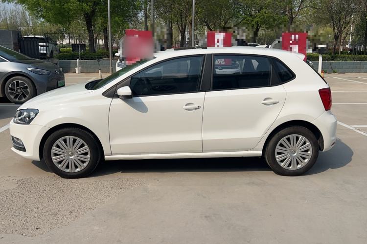 Used Volkswagen Polo 2016 1.6L Automatic Comfort Model
