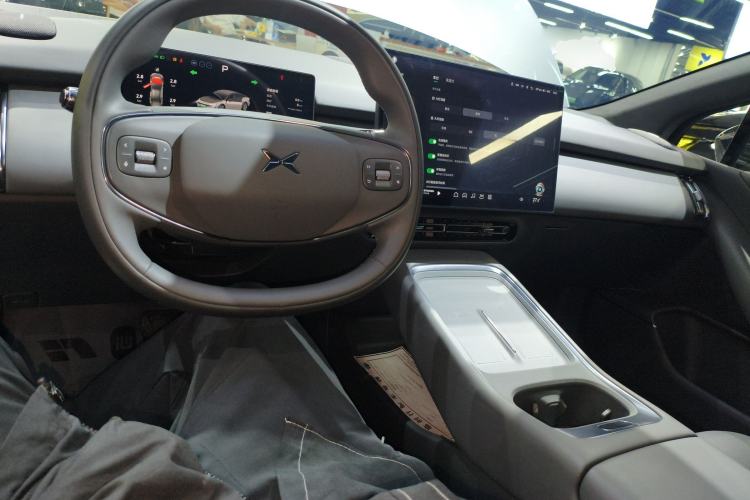 Used XPeng P7+ 2024 Long-Range Max Center Console