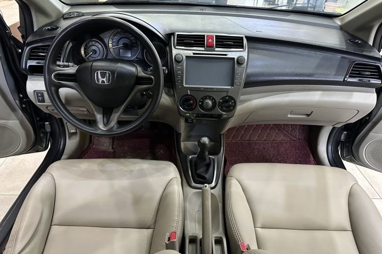 Used Honda City Classic 2012 1.5L manual Comfort version

