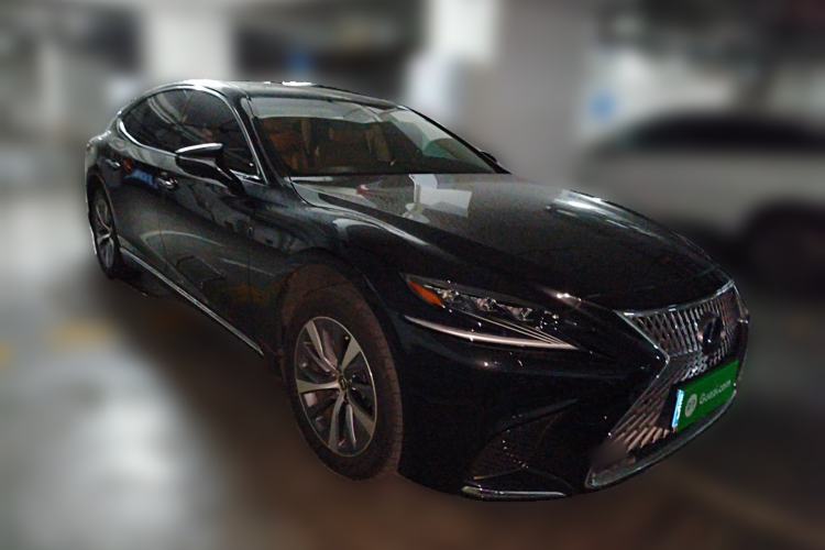 Used Lexus LS 2018 500h Excellence Edition China VI standard Front Right 45 Deg
