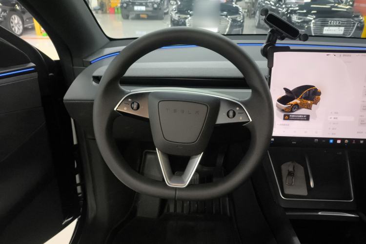 Used Tesla Model Y L 2025 Model Long-Range All-Wheel-Drive Version