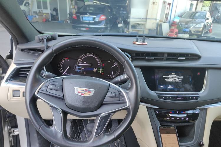 Used Cadillac XT5 2016 28T Four-Wheel Drive Tech Version
