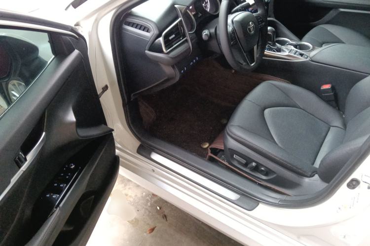 Used Toyota Camry 2018 2.5G Luxury Edition
