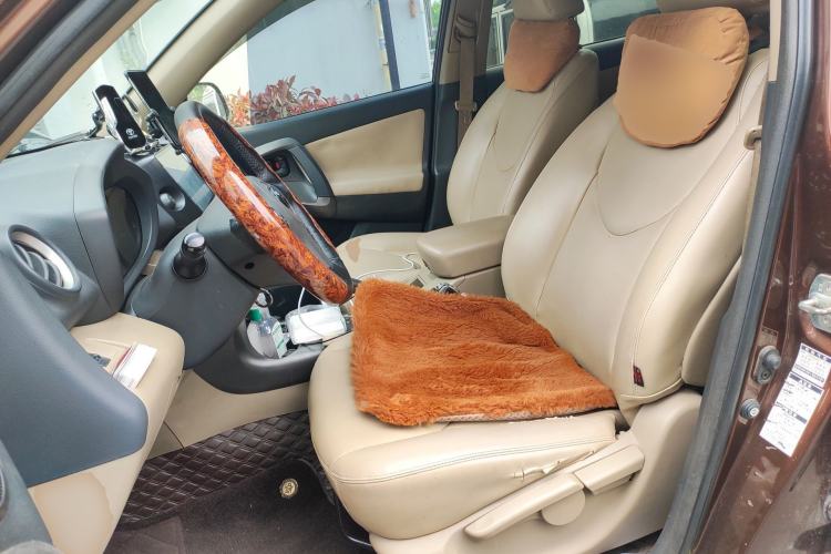 Used Toyota RAV4 2012 Luxurious Edition 2.0L Automatic All-Wheel Drive