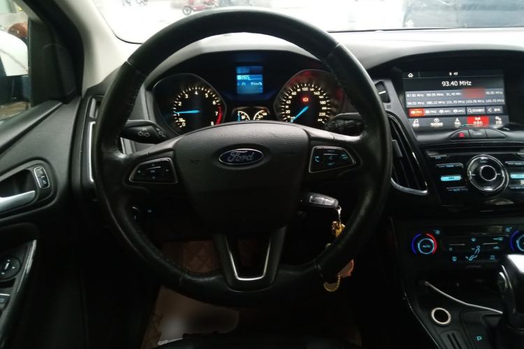 Used Ford Focus 2015 Hatchback 1.6L Automatic Fashion Edition
