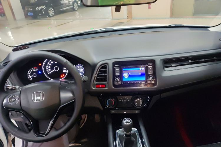 Used Honda Vezel 2015 1.5L manual two-wheel drive Comfort trim level Center Console