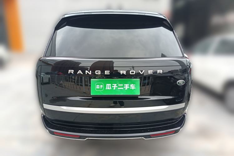 Used Land Rover Range Rover 2023 3.0 L6 400 PS Extended Long-Wheelbase Version