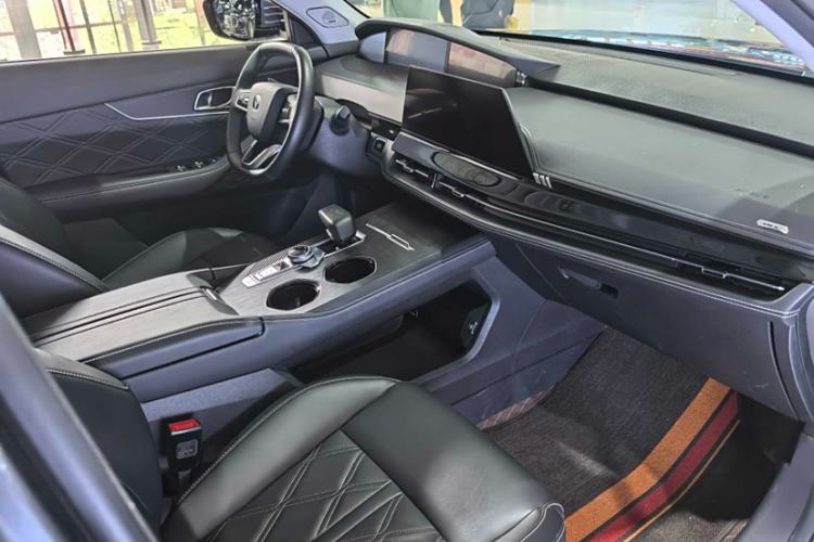 Used Changan UNI-K 2024 2.0T Two-Wheel Drive Global Edition