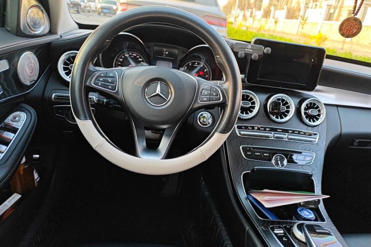 Used Mercedes-Benz C-Class 2017 Facelift C 200 L Steering Wheel