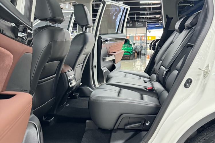 Used GAC Trumpchi GS8 2017 320T Two-Wheel Drive Luxury Smart Connectivity Version (7 Seats)