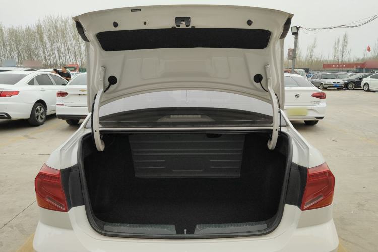 Used Volkswagen Jetta 2017 1.4L Manual Fashion Edition