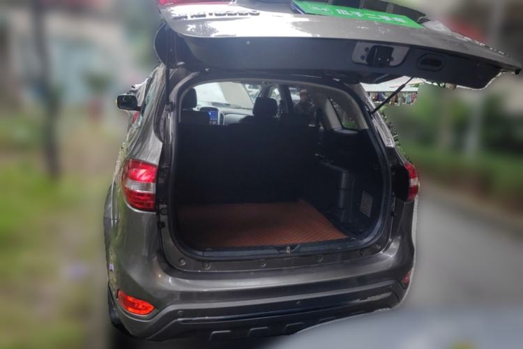 Used JMC Yusheng S350 2013 2.4T Automatic 2WD Diesel Luxury Edition 5 Seats
