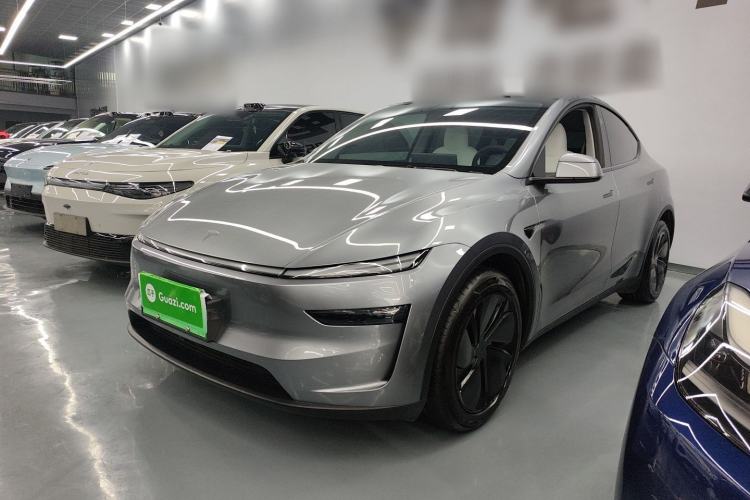 Used Tesla Model Y 2025 Long-Range All-Wheel Drive First Edition