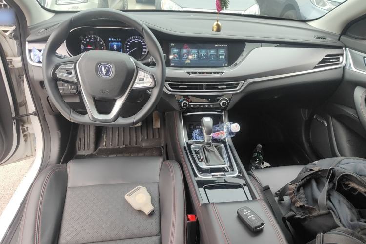 Used CHANGAN Eado 2019 Blue Whale Edition 280T GDI DCT High-Speed Model Center Console