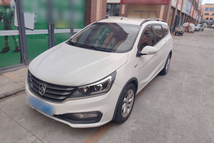 Used Baojun 310W 2017 1.5L Manual Fashion Model China V
