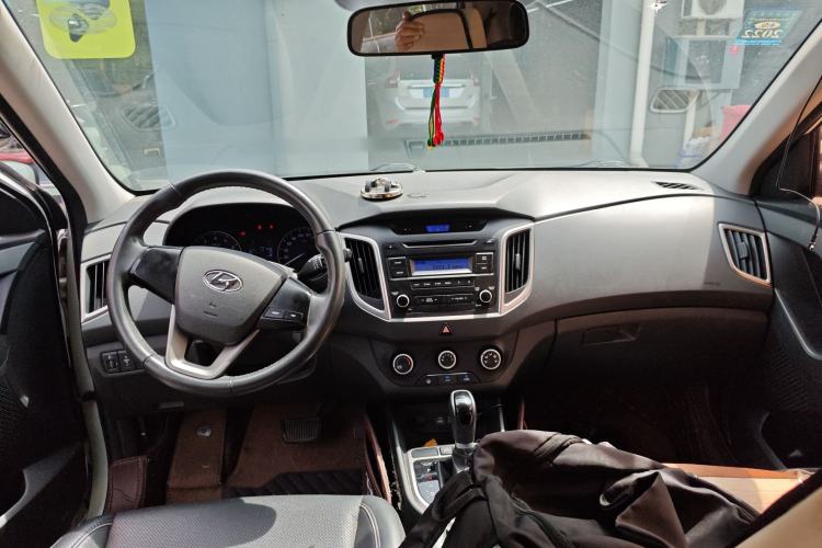 Used Hyundai ix25 2015 1.6L Automatic Two-Wheel Drive Smart GLS Trim Interior 2