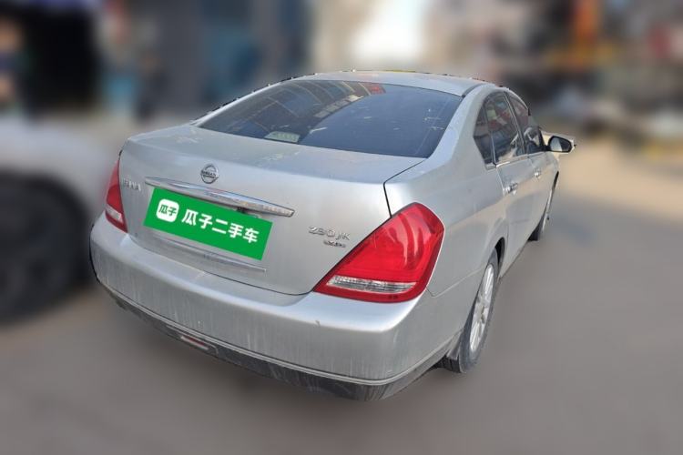 Used Nissan Teana 2004 230JK
