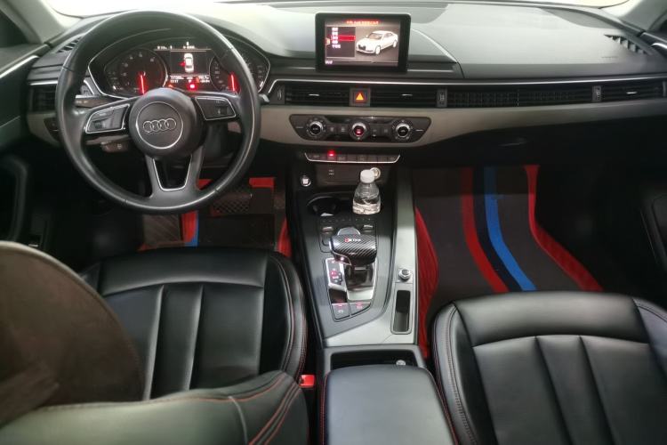 Used Audi A4L 2019 40 TFSI Ambition China VI Center Console