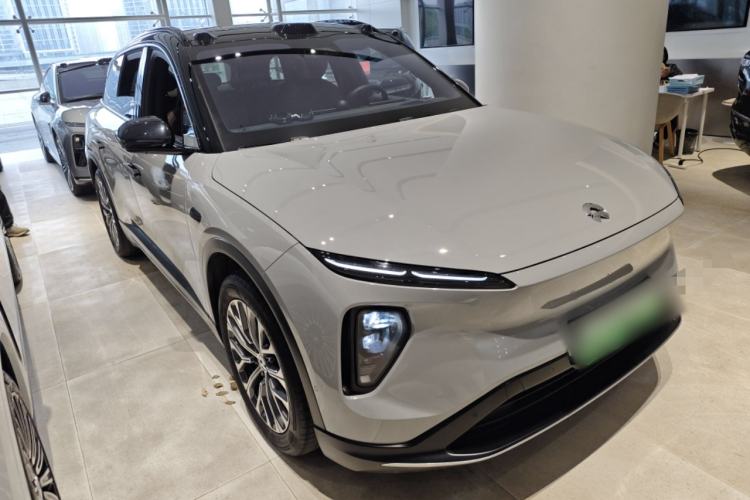 Used Nio ES6 2024 75 kWh Front Right 45 Deg