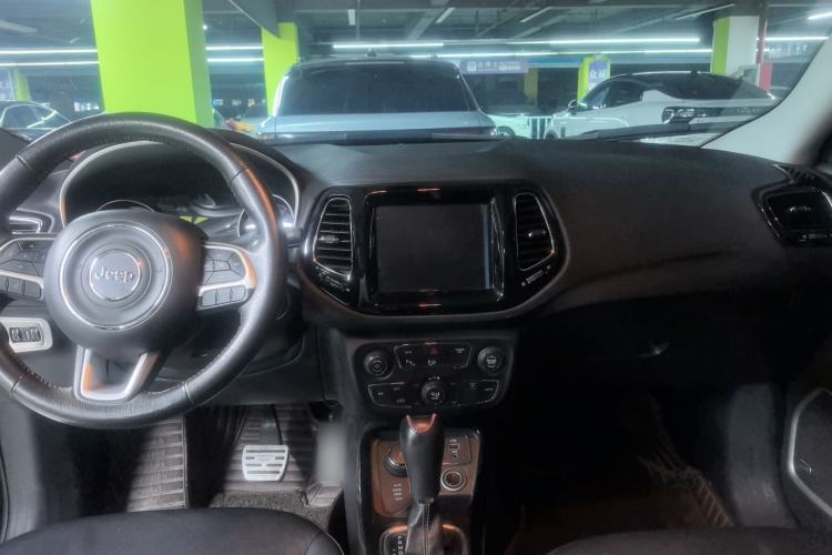 Used Jeep Compass 2017 200T Automatic Prestige Four-Wheel Drive Edition Center Console