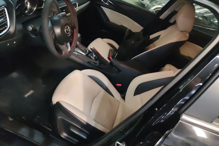 Used Mazda Mazda 3 Axela 2014 Sedan 2.0L Automatic Flagship Model