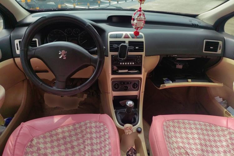 Used Peugeot 307 2010 Sedan 1.6L Manual Comfort Edition Center Console