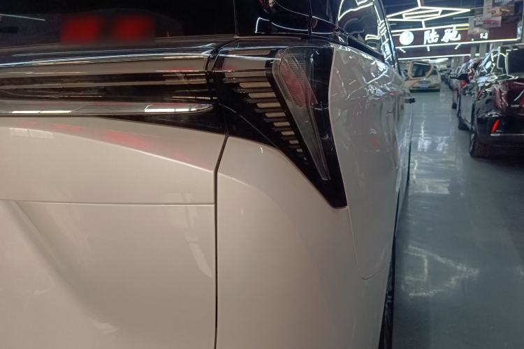 Used Buick GL8 New Energy 2024 Lu Zun Luxury Edition 7-Seater