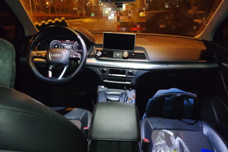 Used Audi Q5L 2018 40 TFSI Prestige Fashion Edition China V Center Console