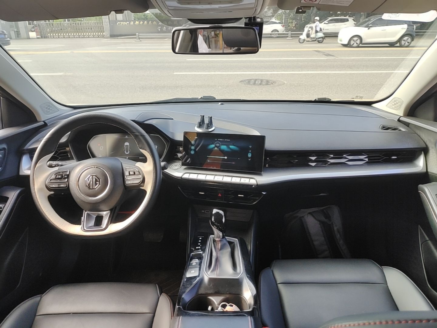MG 5 2021 Revised Version 180 DVVT CVT Youth Luxury Edition — снимка 12