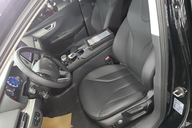 Used Hongqi E-QM5 2023 620km PLUS
