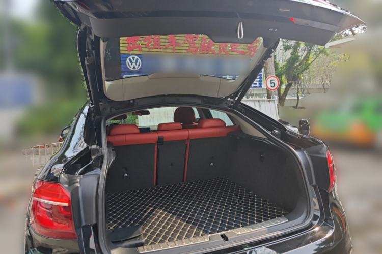 Used BMW X6 2015 xDrive35i Leading Model Trunk