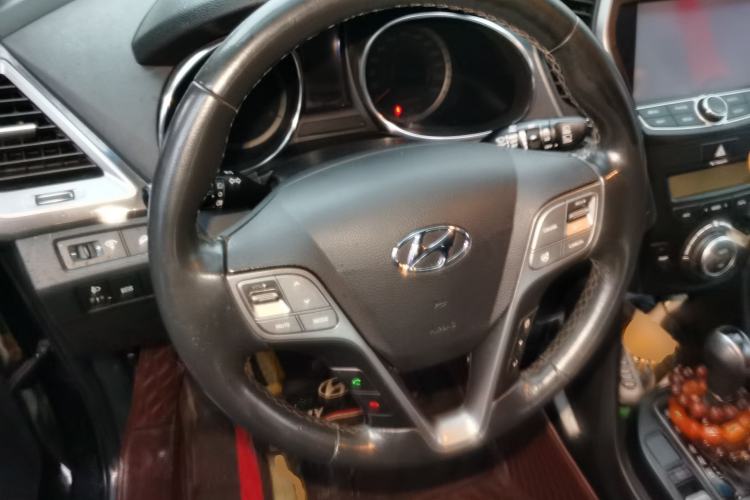 Used Hyundai Santa Fe 2013 2.4L Automatic Two-Wheel Drive Smart Version