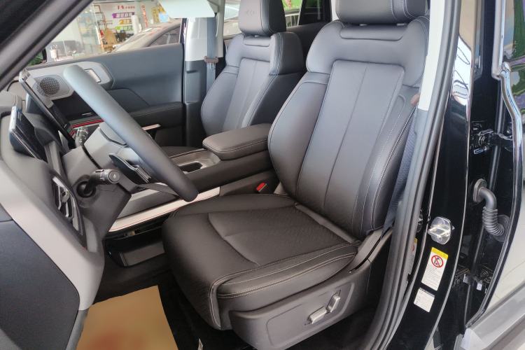 Used Formula Leopard Titanium 3 2025 501 km Range Rear-Wheel Drive Intelligent Driving Max Edition