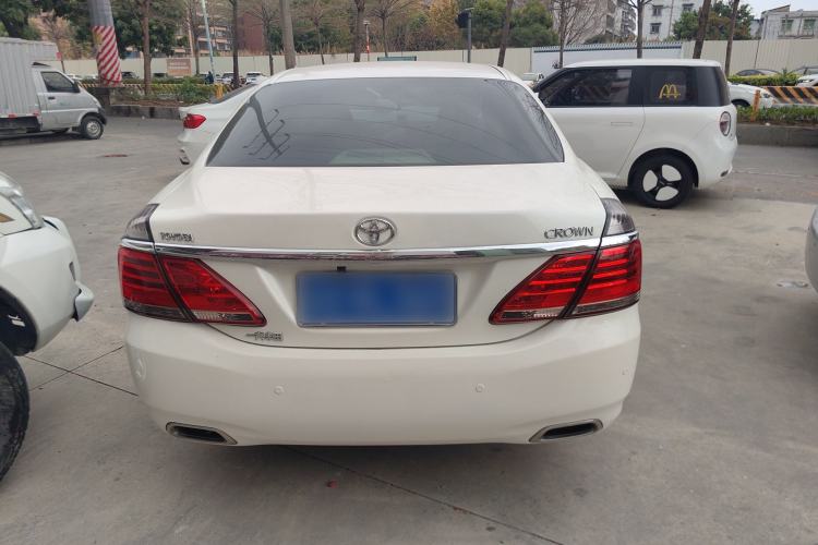 Used Toyota Crown 2012 2.5L Royal Leather Edition
