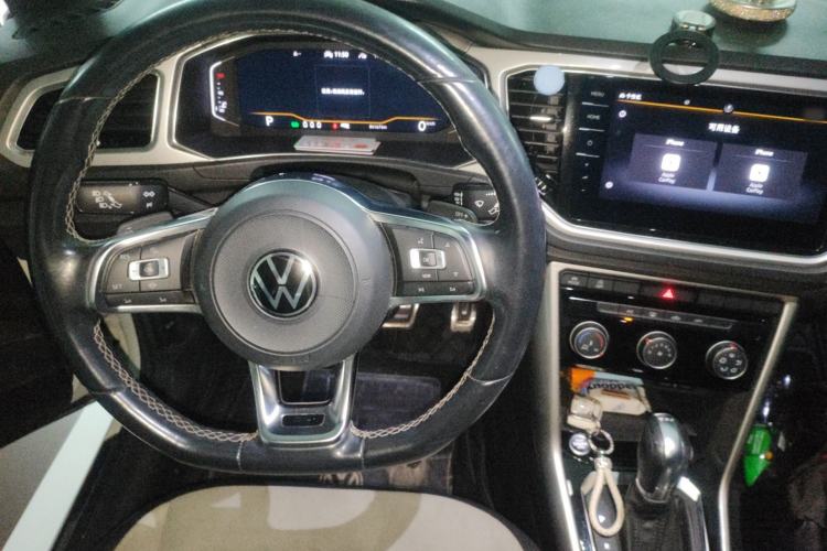 Used Volkswagen T-ROC 2021 280TSI DSG Two-Wheel Drive R-Line Pro Connected Version
