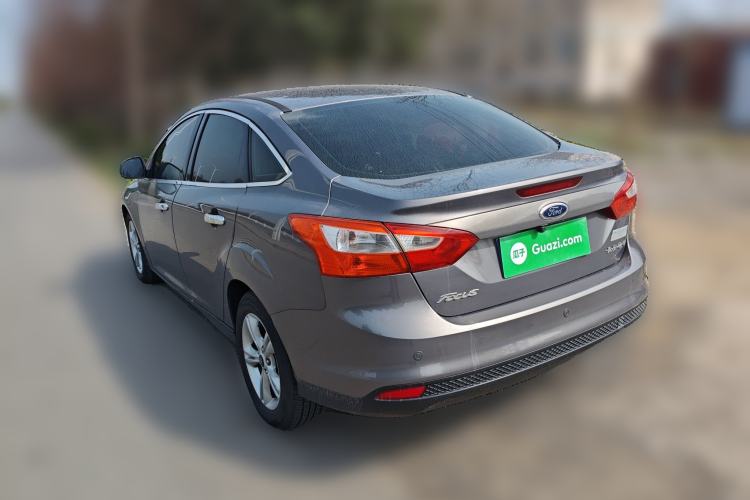 Used Ford Focus 2012 Sedan 1.6L Automatic Fashion Edition
