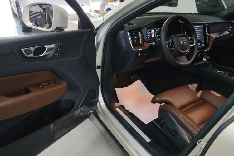 Used Volvo XC60 2021 T5 4x4 Smart Luxury Edition