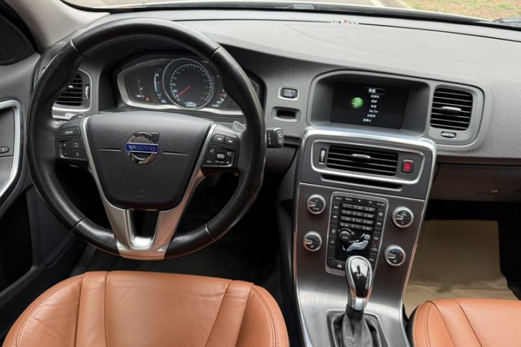 Used Volvo V60 2015 T5 Zhiya Edition Interior 7