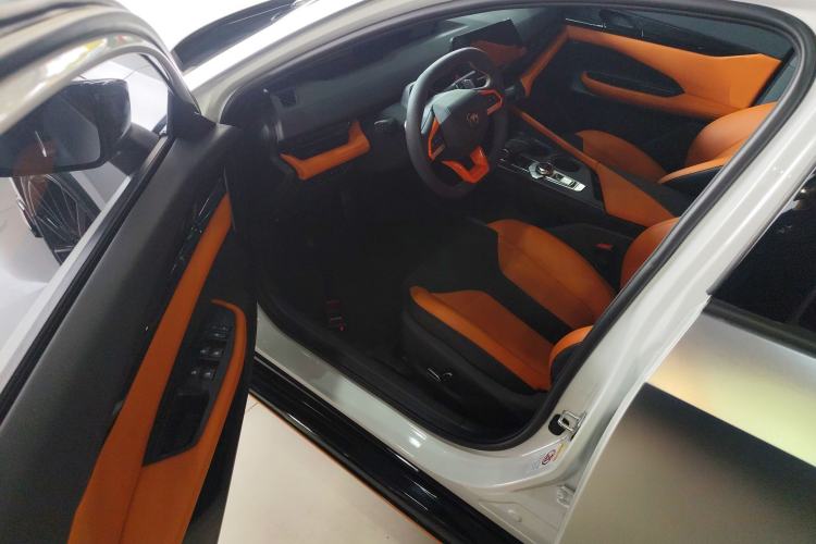 Used CHANGAN UNI-V 2023 2.0T Leading-Speed Edition