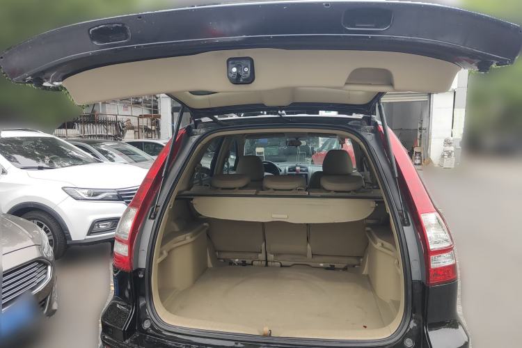 Used Honda CR-V 2010 2.4L automatic four-wheel drive luxury version Trunk