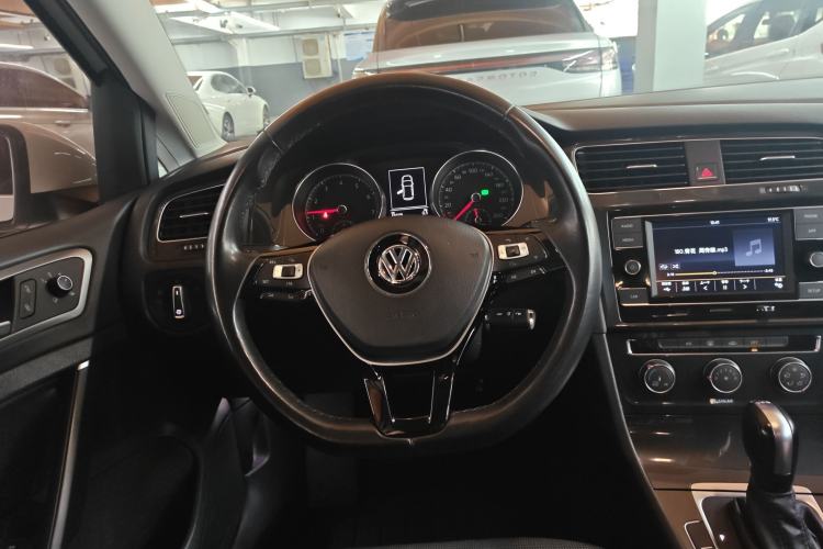 Used Volkswagen Golf 2018 230TSI Automatic Comfort Model Steering Wheel