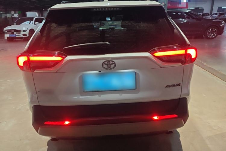 Used Toyota RAV4 2023 2.0L CVT Two-Wheel Drive Fashion Plus Edition
