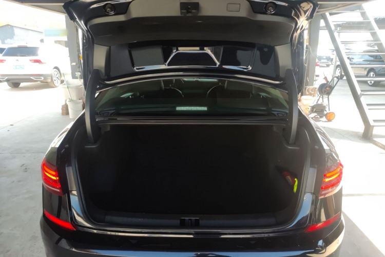 Used Volkswagen Passat 2022 280TSI Business Edition Trunk