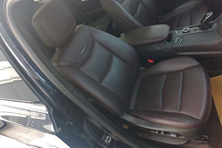 Used Cadillac XT6 2021 2.0T 6-Seater Two-Wheel Drive Luxury Version
